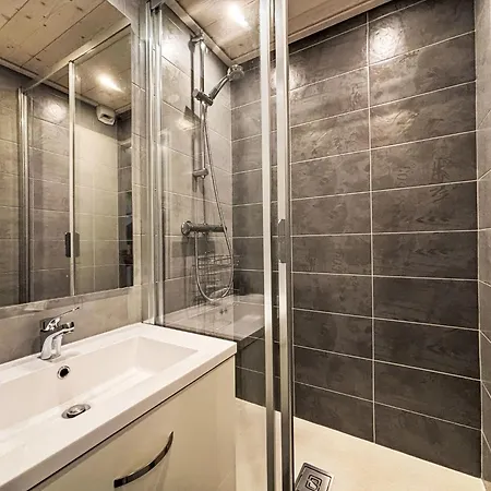 Appartement Les Olympiques - 1800-9 By Interhome Tignes